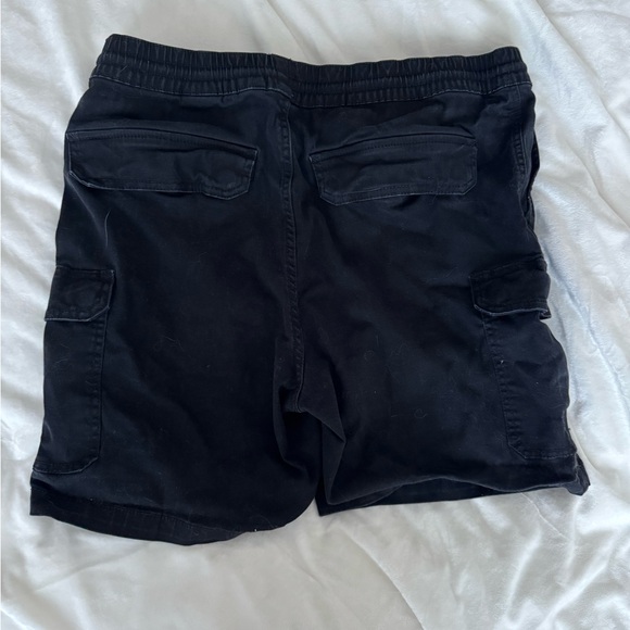 H&M cargo shorts - Picture 2 of 3